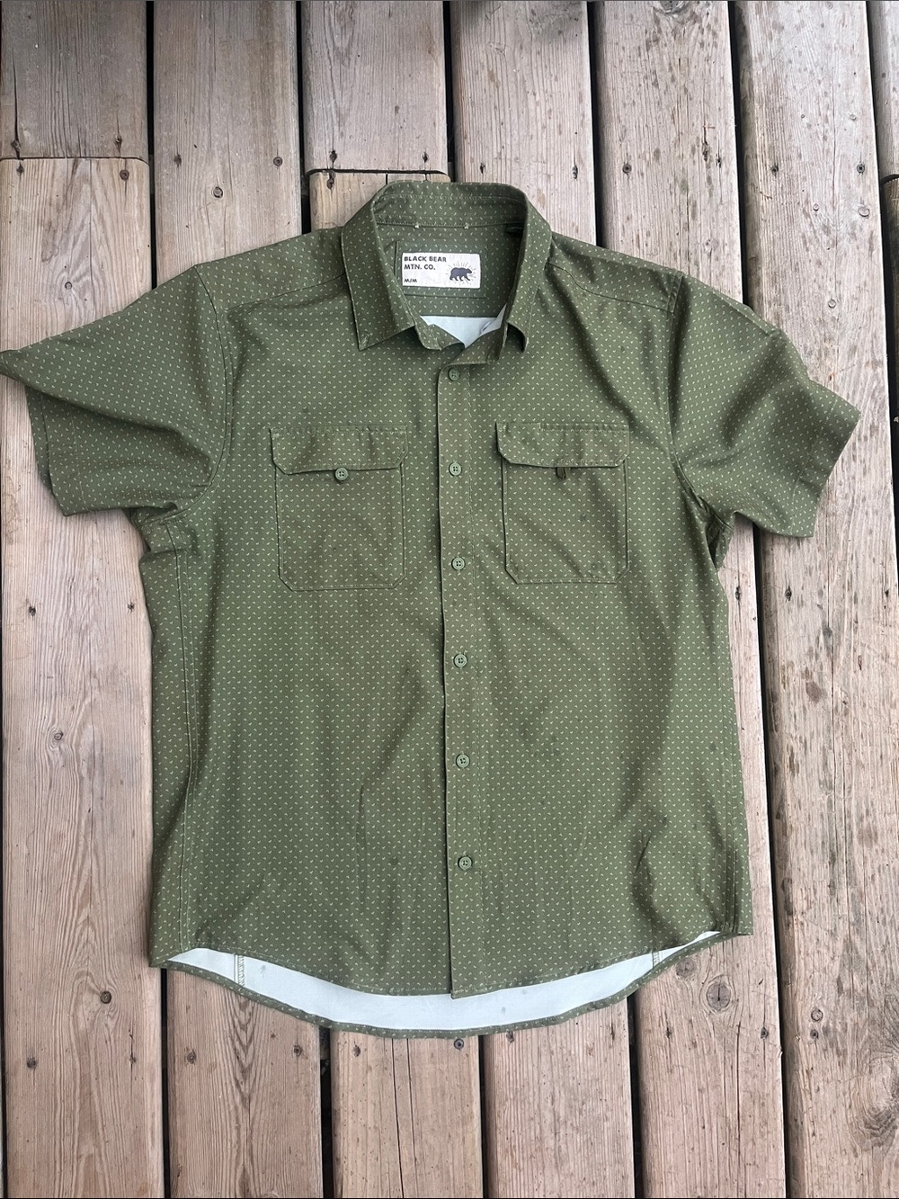 Black Bear Mountain Co Olive Green Short-Sleeve Button-Up Shirt Medium